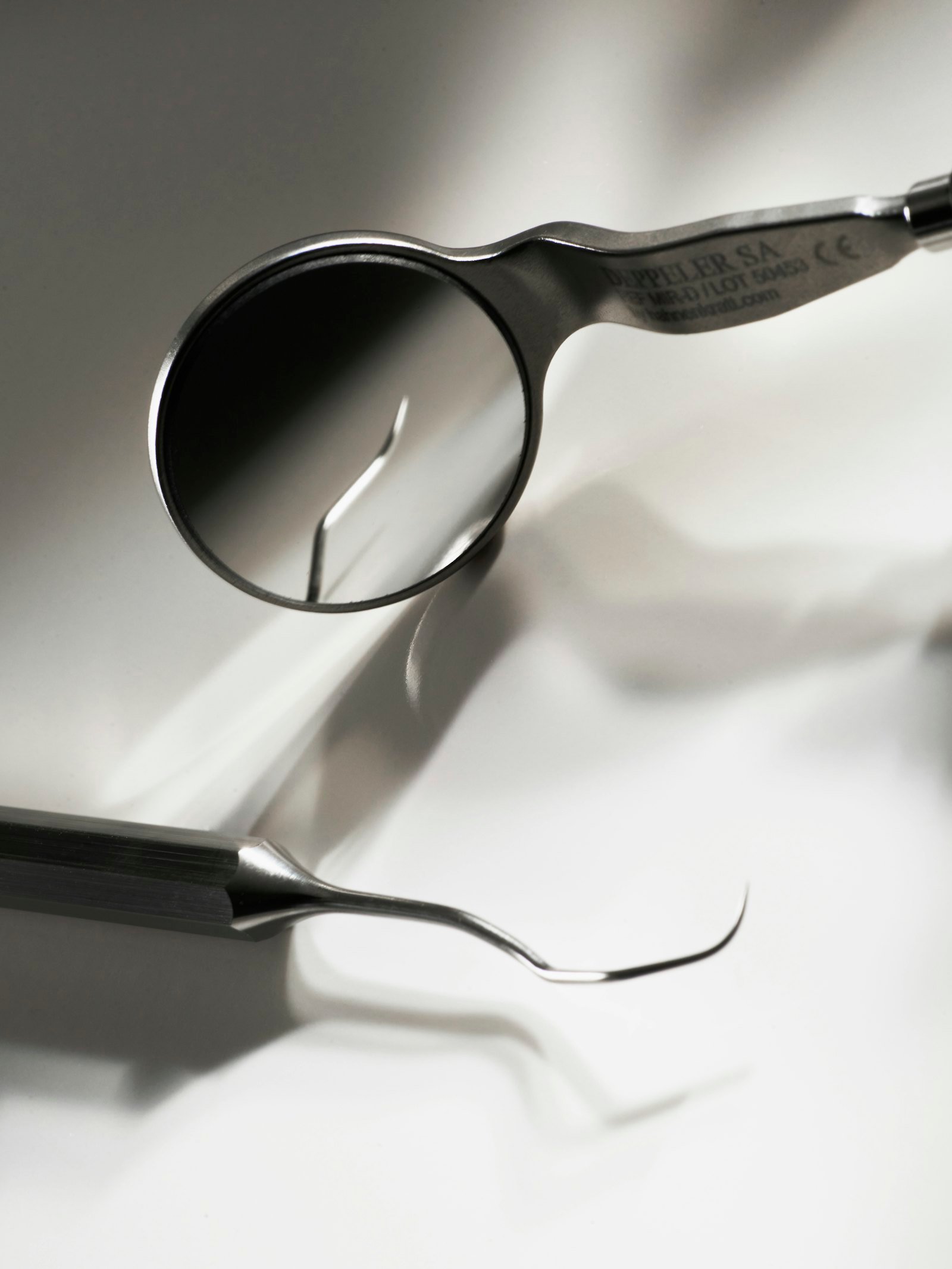 Instruments de soins dentaires – illustration